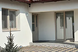 Ușă culisantă PVC premium - Living luminos